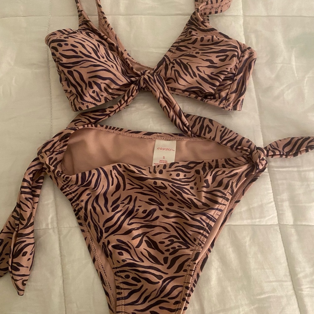 Summer bikini - Picture 2 of 2